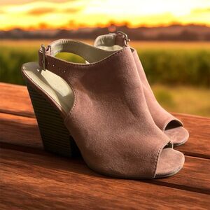 Wild Diva Vixen pink Open Toe Wedges Strapped Size 6